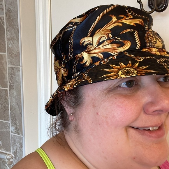 KBEthos Black Satin Gold Chain Rope Design Bucket Hat OS - Picture 15 of 15